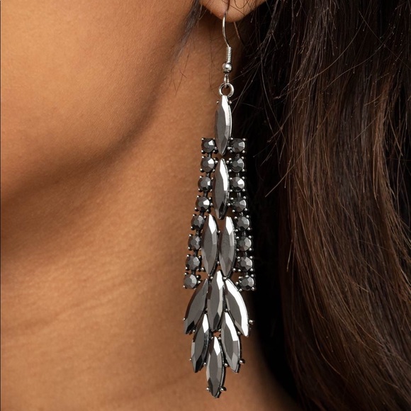 Paparazzi Crown Heiress Silver Earrings - Picture 2 of 4